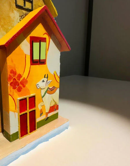 Hand-Painted Wooden House Key Holder – Decorative Wall Key Rack for Entryway, Kitchen & Office - Image 2